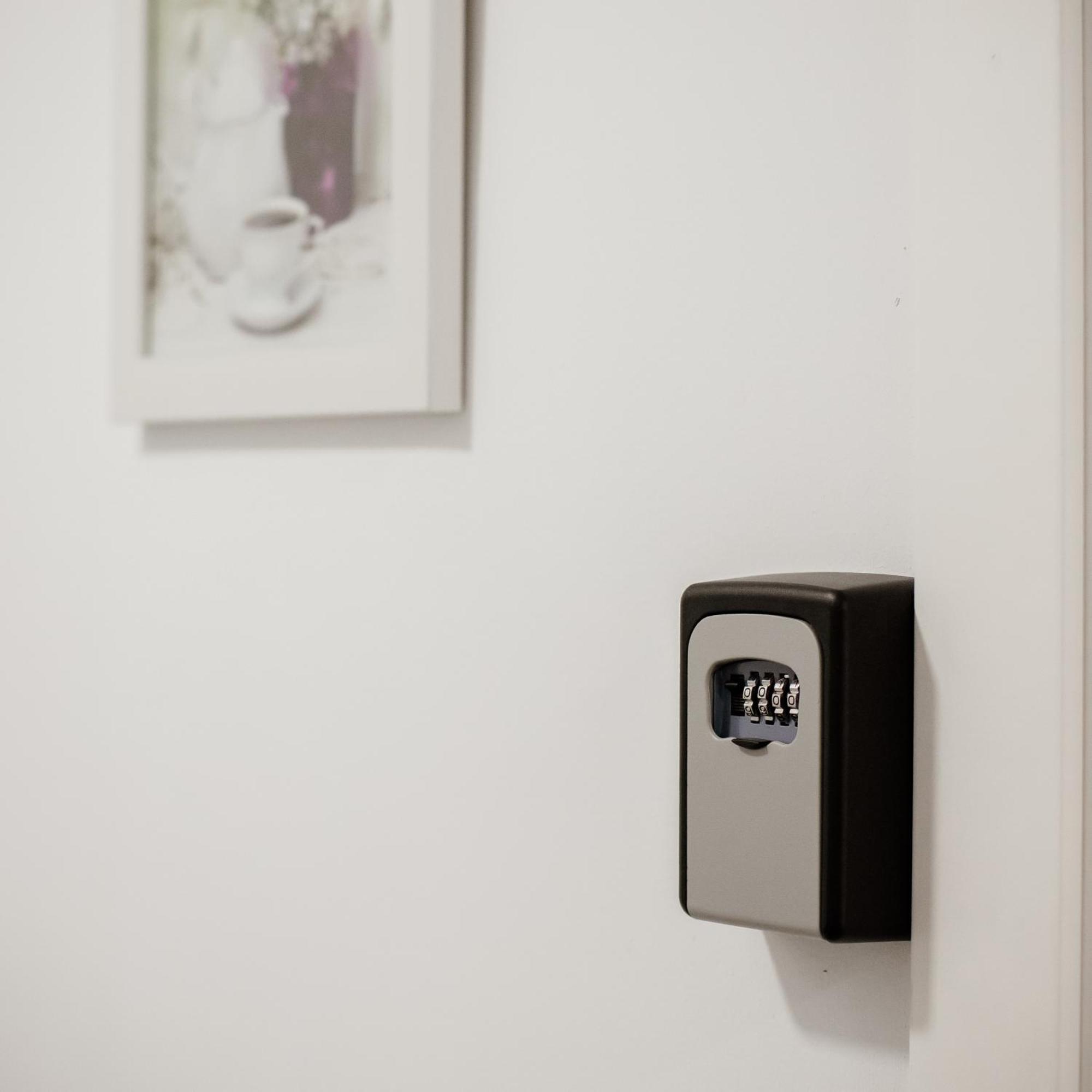 Apartamentos Turisticos Mastil 16 มาลากา ภายนอก รูปภาพ
