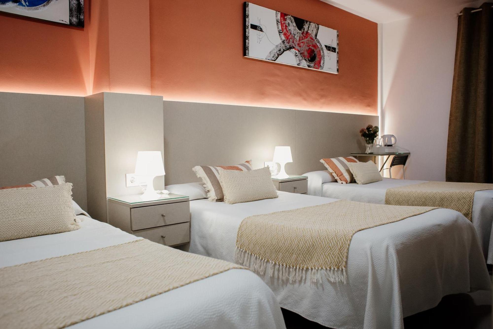 Apartamentos Turisticos Mastil 16 มาลากา ภายนอก รูปภาพ