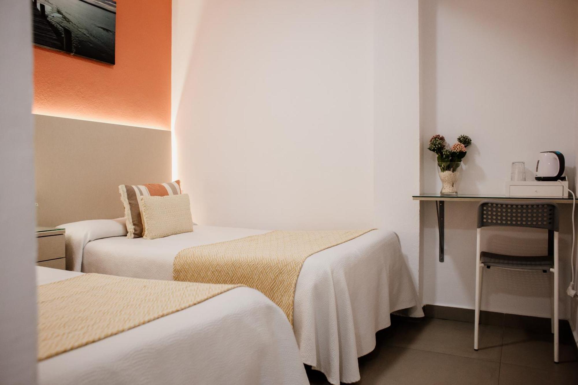 Apartamentos Turisticos Mastil 16 มาลากา ภายนอก รูปภาพ