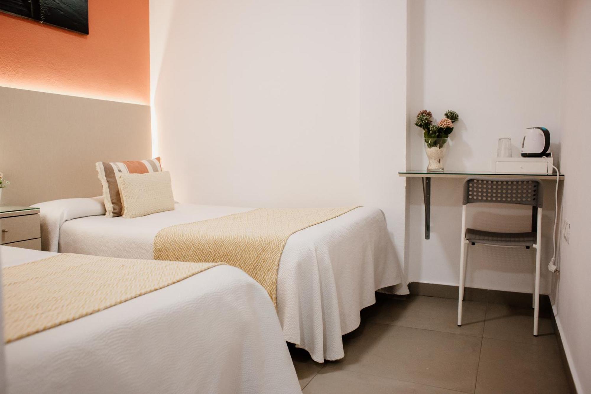 Apartamentos Turisticos Mastil 16 มาลากา ภายนอก รูปภาพ