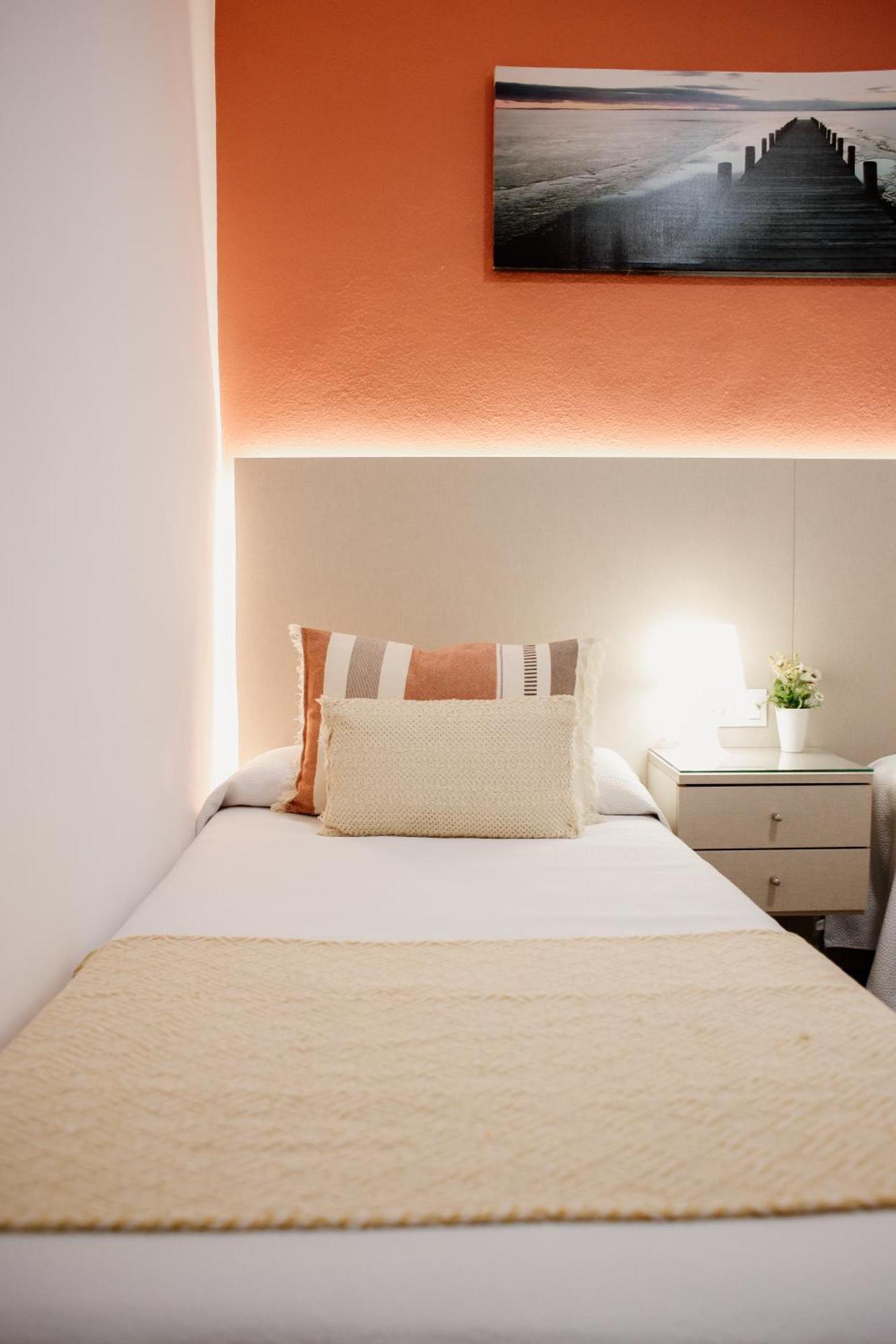Apartamentos Turisticos Mastil 16 มาลากา ภายนอก รูปภาพ