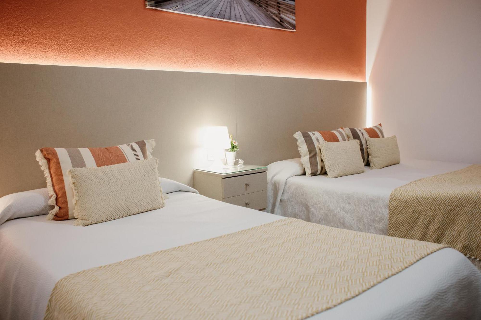Apartamentos Turisticos Mastil 16 มาลากา ภายนอก รูปภาพ