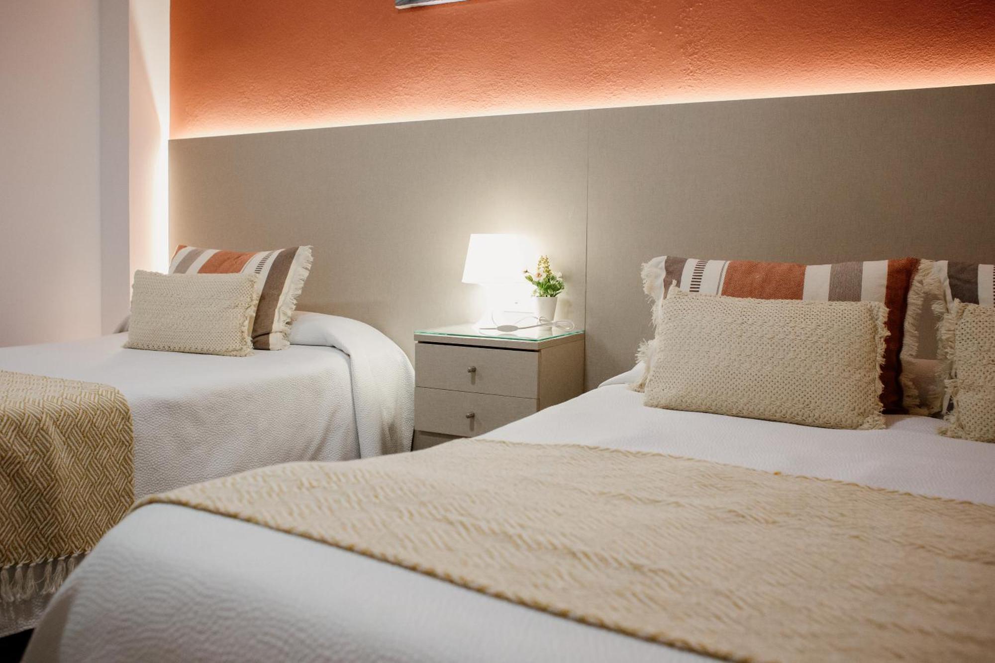 Apartamentos Turisticos Mastil 16 มาลากา ภายนอก รูปภาพ