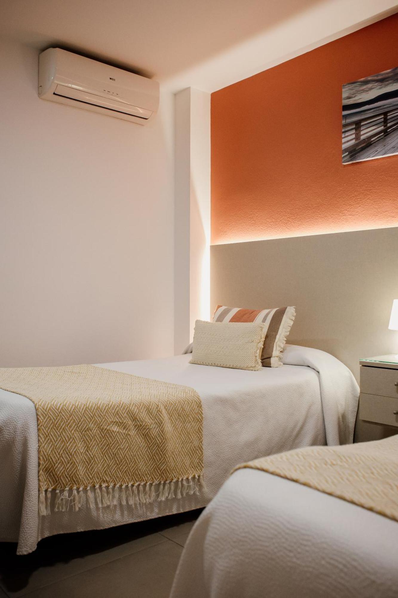 Apartamentos Turisticos Mastil 16 มาลากา ภายนอก รูปภาพ