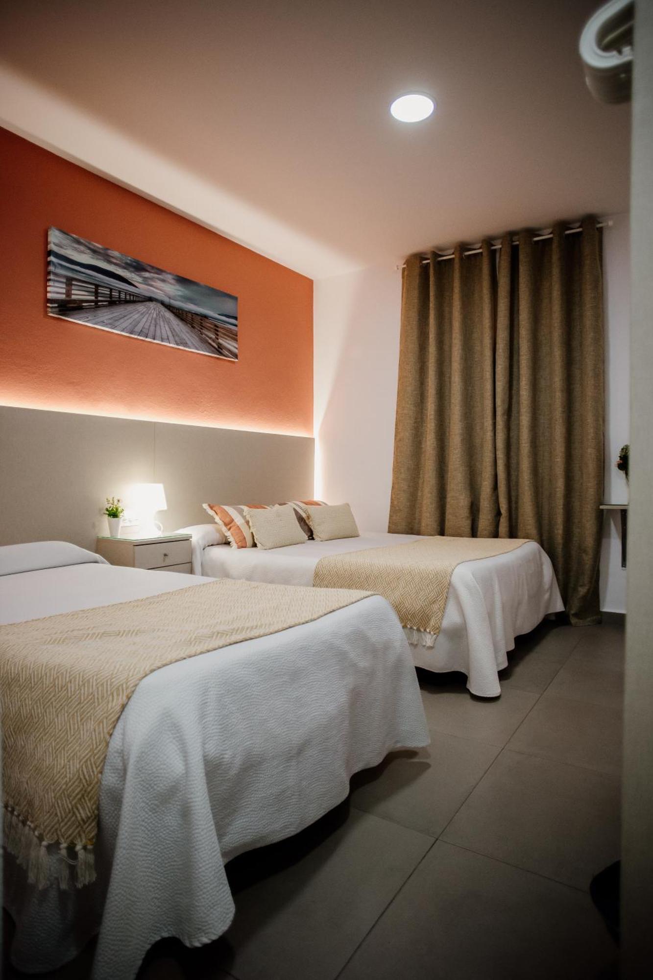 Apartamentos Turisticos Mastil 16 มาลากา ภายนอก รูปภาพ